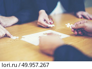 Finally finding solution concept with jigsaw. Стоковое фото, агентство Ingram Publishing / Фотобанк Лори