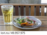 Thai food salad with beer. Стоковое фото, агентство Ingram Publishing / Фотобанк Лори