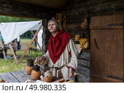 Древние ремёсла на Руси. Исторический фестиваль "Золотой век Древней Руси", Москва. Редакционное фото, фотограф Андрей Иванов / Фотобанк Лори