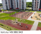 Спортивная площадка жилого комплекса. Стоковое фото, фотограф Андрюков Антон / Фотобанк Лори