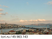 Aerial view Istanbul historic centre. Karakoy, Beyoglu and Fatih with view of Galata bridge and Golden Horn bay. Istanbul, Turkey. Nice aerial view of the city of Istanbul,Turkey. Стоковое фото, агентство Ingram Publishing / Фотобанк Лори