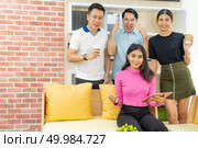 Freelance team celebrate thier success in cafe meeting. Стоковое фото, агентство Ingram Publishing / Фотобанк Лори