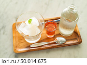 Lime ice Cube juice serve with soda water mojito. Стоковое фото, агентство Ingram Publishing / Фотобанк Лори