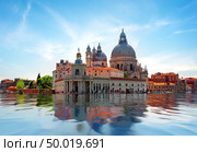 Exterior of Santa Maria della Salute basilica in Venice. Стоковое фото, агентство Ingram Publishing / Фотобанк Лори