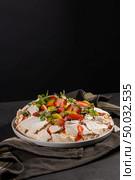 Pavlova cake with fresh blueberries, strawberries and kiwi. Стоковое фото, агентство Ingram Publishing / Фотобанк Лори