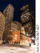 Boston Old State House with boston building skyline at Boston Downtown, MA USA. Стоковое фото, агентство Ingram Publishing / Фотобанк Лори