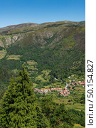 Viewpoint of the Terraces (Miradouro dos Socalcos), overlooking the Agricultural terraces (famous Tibete style landscape view), Porta Cova place, Sistelo, Arcos de Valdevez, Portugal. Стоковое фото, агентство Ingram Publishing / Фотобанк Лори