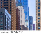 Closeup of building skylines skyscraper in Chicago IL USA. Стоковое фото, агентство Ingram Publishing / Фотобанк Лори