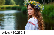 Красивая девушка в венке у воды. Праздник Ивана Купала. Стоковое AI-изображение, AI-художник Ирина Гильмуллина / Фотобанк Лори