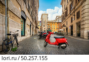 Little street in Rome near the pantheon.. Little street in Rome. Стоковое фото, агентство Ingram Publishing / Фотобанк Лори