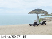 Bed on the beautiful beach at Koh Samui island, Thailand. Стоковое фото, агентство Ingram Publishing / Фотобанк Лори