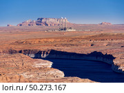 Power plant Generating Station Electricity with colorado river and lake powell landscape generating in Navajo Page Arizona United States. USA Landmark environmental and electricity concept. Стоковое фото, агентство Ingram Publishing / Фотобанк Лори