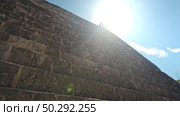Chichen Itza Pyramid Stairs Looking Up Sun View Celestial Alignment. Стоковое видео, видеограф Поскребышев Михаил / Фотобанк Лори