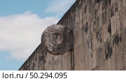 Chichen Itza Great Ball Court Ballgame Ring Stone Detail. Стоковое видео, видеограф Поскребышев Михаил / Фотобанк Лори