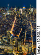 High angle view landscape New York Mid town Skylines skyscrapers  office building cityscape from Manhattan in New York City United States. NYC USA Landmark Travel Destination and cityscape concept. Стоковое фото, агентство Ingram Publishing / Фотобанк Лори