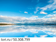 Lake Ohau and Ben Ohau Range on a rainy summer day. South Island, New Zealand. Стоковое фото, агентство Ingram Publishing / Фотобанк Лори
