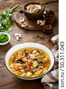 Mushroom soup with kidney bean, potato and carrot. Стоковое фото, агентство Ingram Publishing / Фотобанк Лори