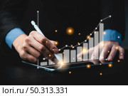 business signing approve successful concept, business man signing contract making a deal achieving business success. Стоковое фото, агентство Ingram Publishing / Фотобанк Лори