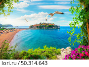 Beach near the island of Sveti Stefan. Стоковое фото, агентство Ingram Publishing / Фотобанк Лори