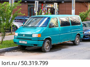Volkswagen Caravelle. Редакционное фото, фотограф Art Konovalov / Фотобанк Лори