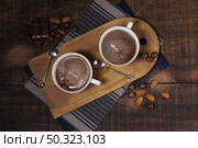 almonds hot chocolate top view. Стоковое фото, агентство Ingram Publishing / Фотобанк Лори