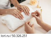 healthy beautiful manicure manicurist. Resolution and high quality beautiful photo. healthy beautiful manicure manicurist. High quality beautiful photo concept. Стоковое фото, агентство Ingram Publishing / Фотобанк Лори