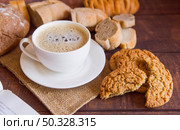 coffee with cookies high angle. High resolution photo. coffee with cookies high angle. High quality photo. Стоковое фото, агентство Ingram Publishing / Фотобанк Лори