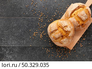 tasy home baked brad with copy space. High resolution photo. tasy home baked brad with copy space. High quality photo. Стоковое фото, агентство Ingram Publishing / Фотобанк Лори