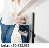raising temperature. Стоковое фото, агентство Ingram Publishing / Фотобанк Лори