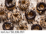 top view glazed donuts. Стоковое фото, агентство Ingram Publishing / Фотобанк Лори