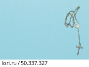 copy space holy necklace table. Стоковое фото, агентство Ingram Publishing / Фотобанк Лори
