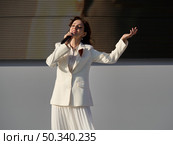 Актриса Валерия Ланская выступает на концерте, посвященному 80-й годовщине Парада Победы (Красная площадь, Москва, 21 июня 2025 года) Редакционное фото, фотограф Сергей Васютин / Фотобанк Лори