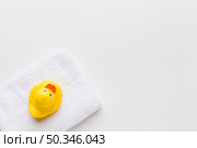 rubber duck towel copy space. Стоковое фото, агентство Ingram Publishing / Фотобанк Лори