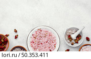 top view bowl with pink salts. Стоковое фото, агентство Ingram Publishing / Фотобанк Лори