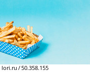 box french fries with copy space. Стоковое фото, агентство Ingram Publishing / Фотобанк Лори