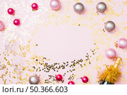 new year composition baubles with spangles. Стоковое фото, агентство Ingram Publishing / Фотобанк Лори