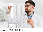 optical doctor store. Стоковое фото, агентство Ingram Publishing / Фотобанк Лори