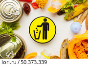 arrangement leftover wasted food flat lay symbol. Стоковое фото, агентство Ingram Publishing / Фотобанк Лори