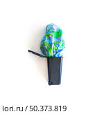 deflated earth ball trash bin. Стоковое фото, агентство Ingram Publishing / Фотобанк Лори