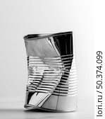 front vire crushed tall tin can. Стоковое фото, агентство Ingram Publishing / Фотобанк Лори