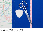 top view scissors tailoring meter. Стоковое фото, агентство Ingram Publishing / Фотобанк Лори