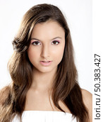 Close-up portrait of a beautiful teenage girl smilling. Стоковое фото, агентство Ingram Publishing / Фотобанк Лори