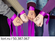 group female activists together. Стоковое фото, агентство Ingram Publishing / Фотобанк Лори