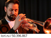 musician celebrating jazz day 3. Стоковое фото, агентство Ingram Publishing / Фотобанк Лори