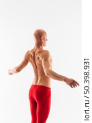 medium shot fit man posing. Стоковое фото, агентство Ingram Publishing / Фотобанк Лори