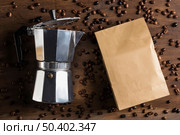 paper package geyser coffee maker. Стоковое фото, агентство Ingram Publishing / Фотобанк Лори