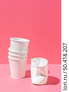 bio cardboard paper cups copy space 2. Стоковое фото, агентство Ingram Publishing / Фотобанк Лори