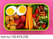 healthy packed food arrangement flat lay. Стоковое фото, агентство Ingram Publishing / Фотобанк Лори