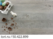 wooden surface with rabbit easter eggs. Стоковое фото, агентство Ingram Publishing / Фотобанк Лори