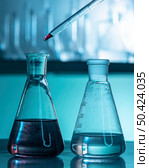 laboratory glassware assortment. Стоковое фото, агентство Ingram Publishing / Фотобанк Лори